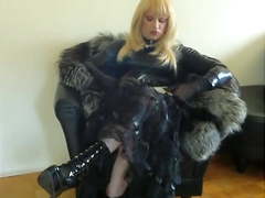 Smoking Mistress in fur