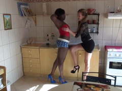 Sweet FFM action in the kitchen