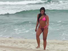 Ninfeta carioca chupando gostoso