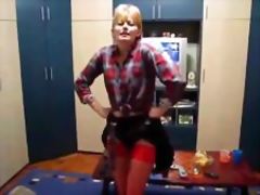 Housewife Svetla enjoys cucucmber and cock